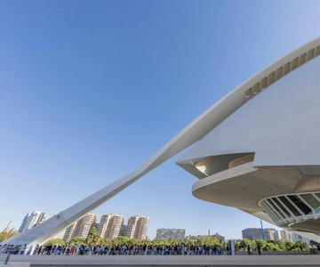 Valencia: Visit the Palau de Les Arts with audio guide.