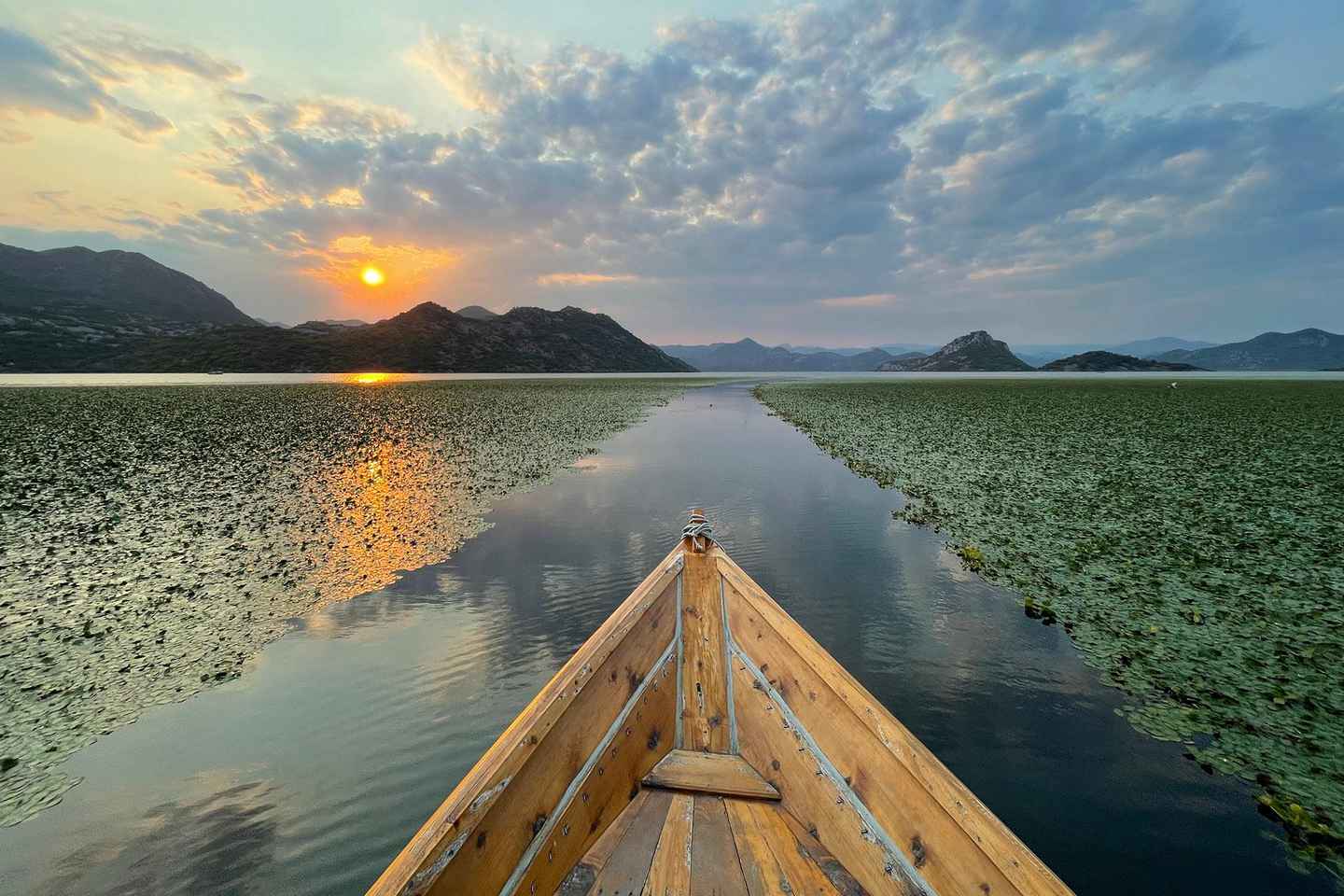Romantic Sunset tour on Skadar lake with drinks and snacks