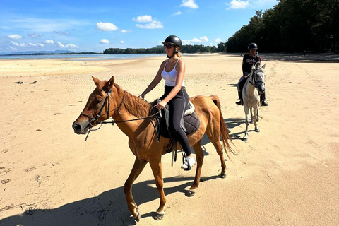 Aventure équestre sur la plage de PhuketÉquitation 16h00