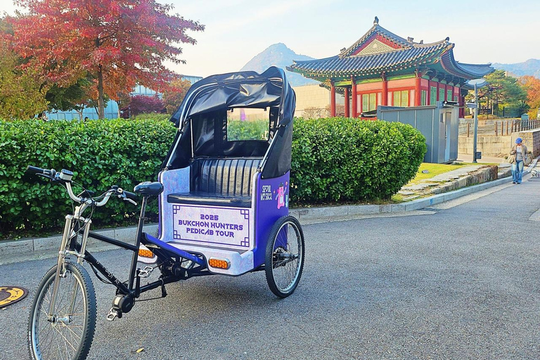 Seul: tour di Bukchon in risciò con snack e voucherSeul: tour in risciò a pedali a Bukchon con snack e voucher
