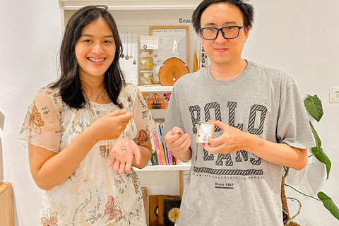 Yogyakarta: Pressed Flower Jewelry Resin Workshop
