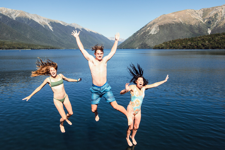 National "Funky Chicken" Hop-On Hop-Off Bus Pass New Zealand: North and South Island Funky Chicken Bus Pass