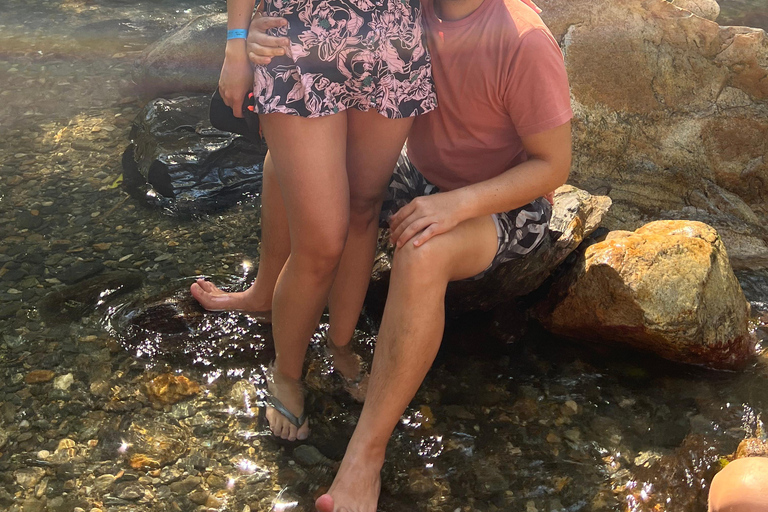 Medellin: River Tubing and BBQ Day Trip with Hotel Pickup