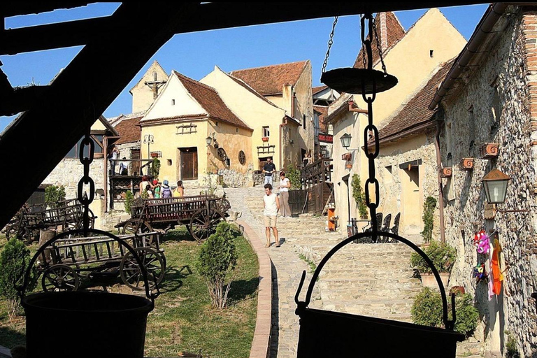 Bucharest: Transylvania Castles Tour with Dinner