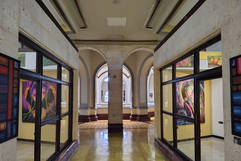 Medellín: Tour guiado a pie con paradas gastronómicas