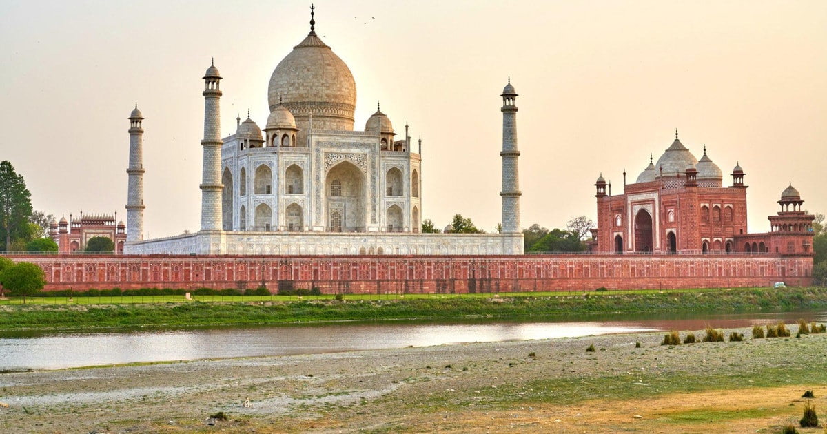 Visita Nocturna A La Ciudad De Agra Con Puesta De Sol En El Taj Mahal Y