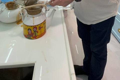 Mumbai: lezione di cucina indiana a casa di una famiglia del postoMumbai: lezione di cucina indiana a casa di una famiglia