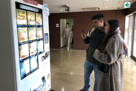 Immergiti nel tour gastronomico a piedi del mercato del pesce di TsukijiTour gastronomico del mercato ittico di Tsukiji La migliore esperienza locale a Tokyo