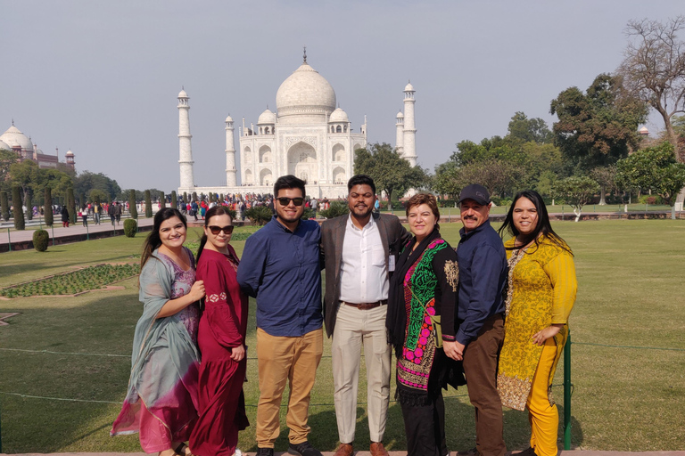 Delhi: Sunrise Taj Mahal and Agra Fort Group Tour