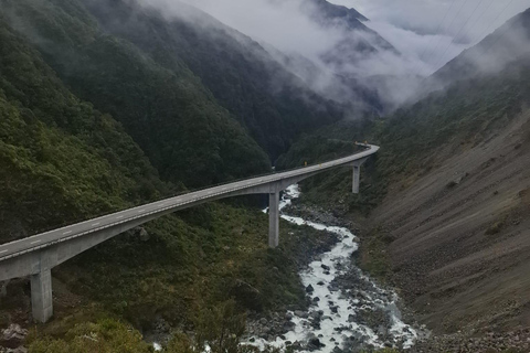 Christchurch: Waimakariri River Train & Castle Hill Day Tour