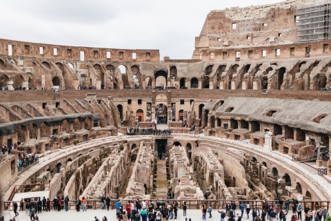 Rom: Kolosseum, Forum Romanum & Palatin-Hügel ohne AnstehenKolosseum-Arena, Forum Romanum & Palatin: Französische Tour