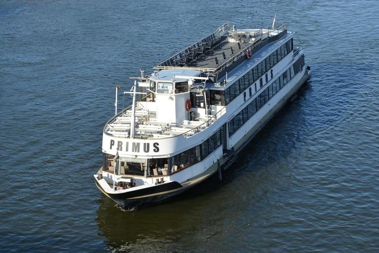 1-Hour Budapest Night Cruise with Unlimited Drinks