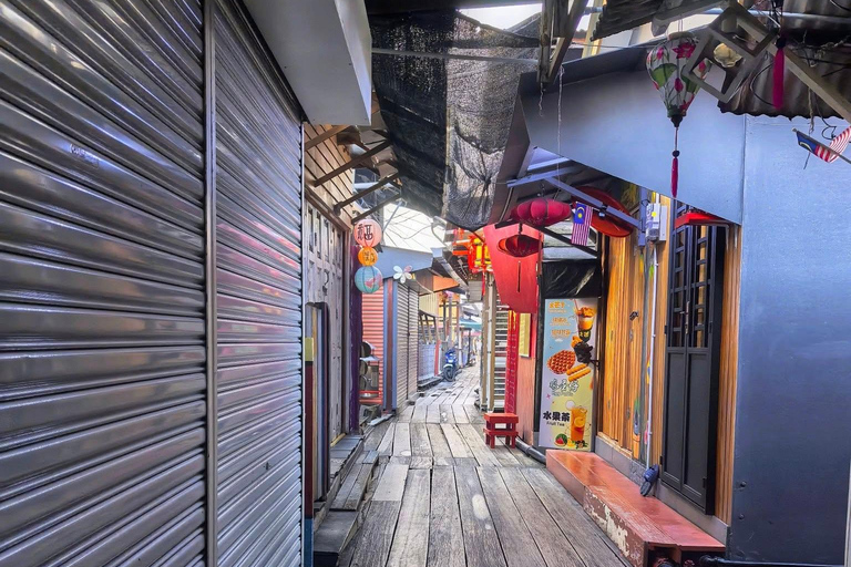 Penang: Bukit Merah Orangutan Island & George Town Tour