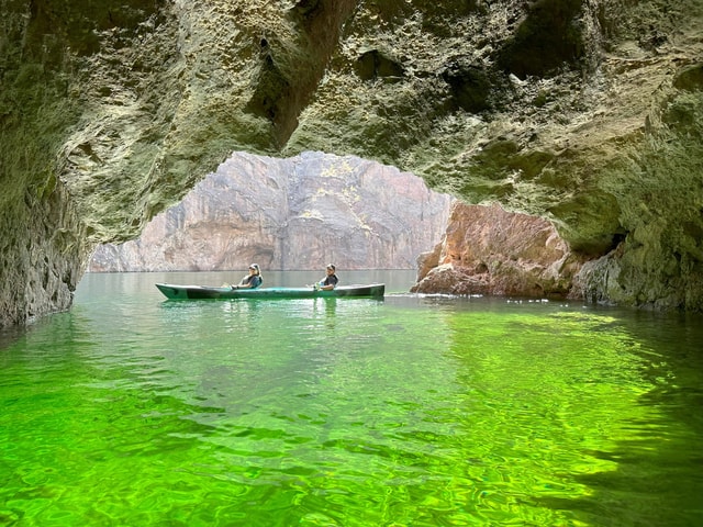 Las Vegas: Emerald Cave Kayak Tour from Willow Beach