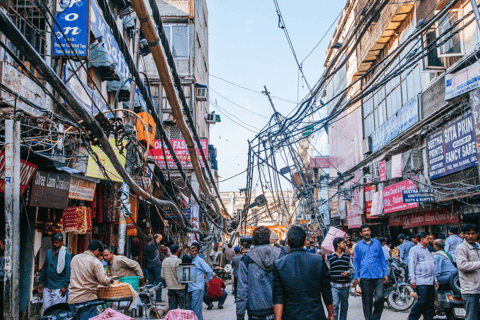 Old Delhi : Tour de ville avec promenade en tuk tuk à Chandni ChowkVoiture, chauffeur, guide et trajet en tuk tuk seulement