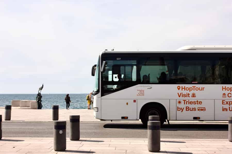 Bustour durch Triest mit Audioguide. Foto: GetYourGuide Bustour durch Triest mit Audioguide. Foto: GetYourGuide