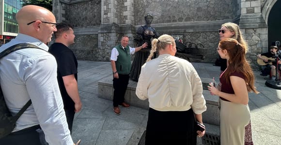 Dublin Walking Tour: Castle & Cathedrals with a Local Expert