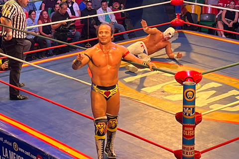 Mexico City: Lucha Libre Show & Pulque Tasting Tour
