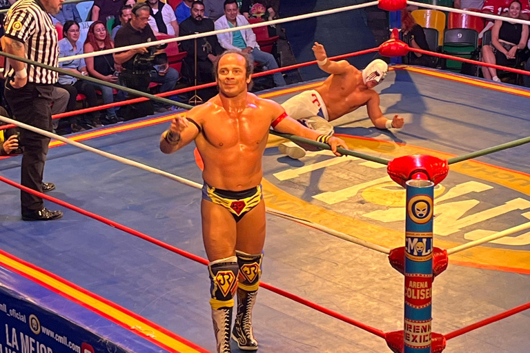 Mexico City: Lucha Libre Show & Pulque Tasting Tour