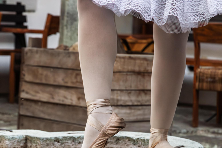 Oaxaca: Photography Shoot with Ballerina and Guide