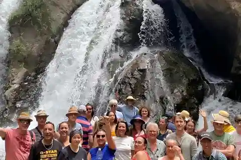 Excursion d'une journée dans les montagnes de l'Atlas, chute d'eau de la vallée de l'Ourika et guide