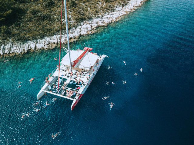 Split: Blue Lagoon & Trogir Boat Tour with Lunch and Drinks