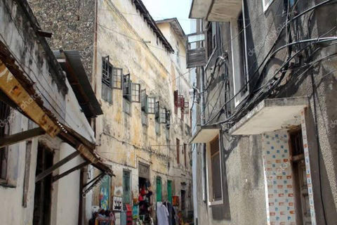 Zanzibar: wyspa więzienna, zwiedzanie kamiennego miasta i jaskinia salaam.Ta opcja jest przeznaczona dla osób, które zatrzymują się w Zanzibarze.