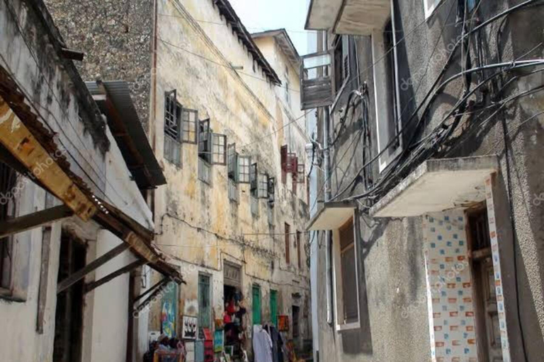 Zanzibar: wyspa więzienna, zwiedzanie kamiennego miasta i jaskinia salaam.Ta opcja jest przeznaczona dla osób, które zatrzymują się w Zanzibarze.