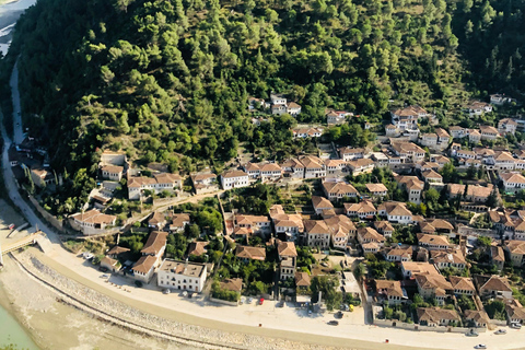 地拉那：含船游与历史讲解的三日导览之旅地拉那：3日导览之旅含乘船游览与历史讲解