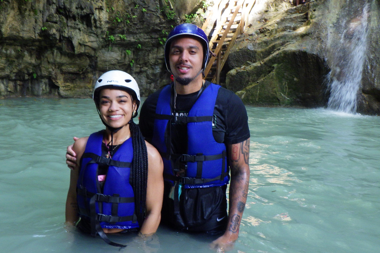 Puerto Plata: rondleiding langs 7 watervallen met lokale lunchPuerto Plata: rondleiding langs 7 watervallen met een lokale lunch