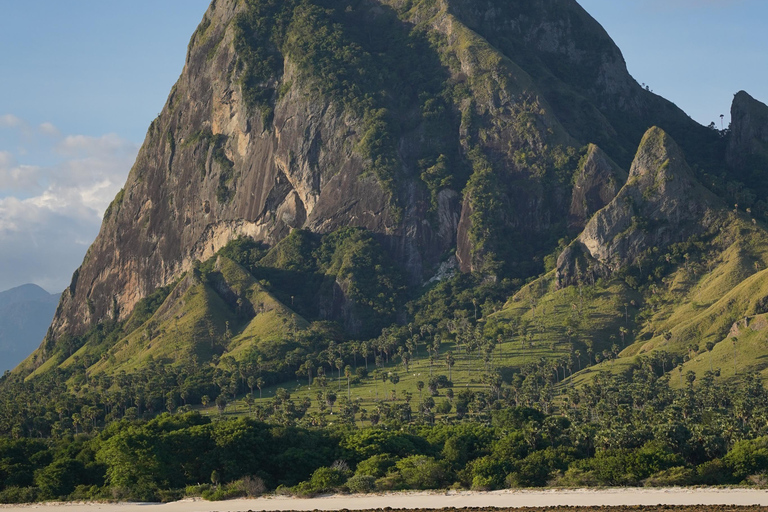 Nuca Molas Overnight Guided Tour from Labuan Bajo