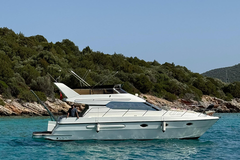 Bodrum: Private Motoryacht Tour with swimming stops & lunch