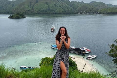 Komodo National Park: Full-Day Boat Tour with Lunch
