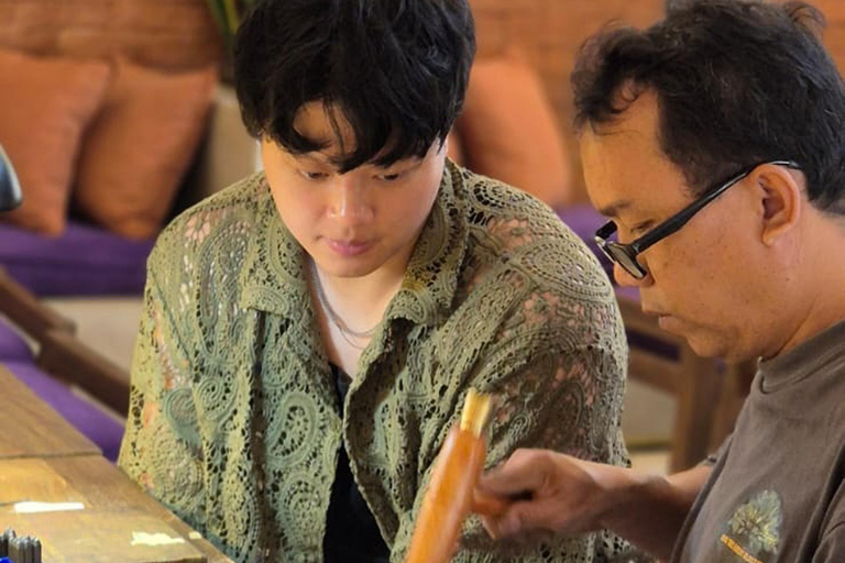 Uluwatu: corso di creazione di gioielli in argento con foto ricordoCorso di creazione di gioielli 8 grammi d'argento con foto ricordo