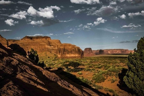Monument Valley: Mystery Valley Historical Ruins Tour