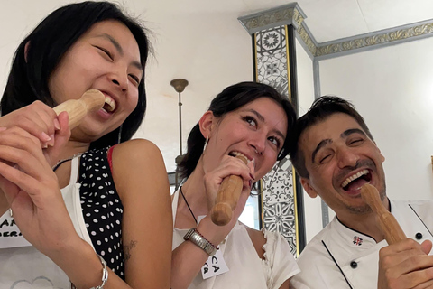 佛罗伦萨：意面制作课程，含晚餐、葡萄酒和... 唱歌！佛罗伦萨：意面制作课程，含晚餐、葡萄酒...还有歌唱！