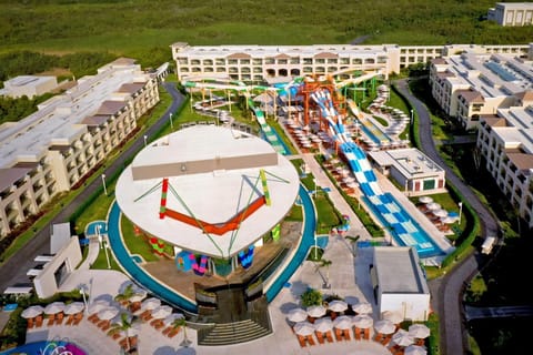 Private Shuttle CUN Airport to Moon Palace The Grand Cancun
