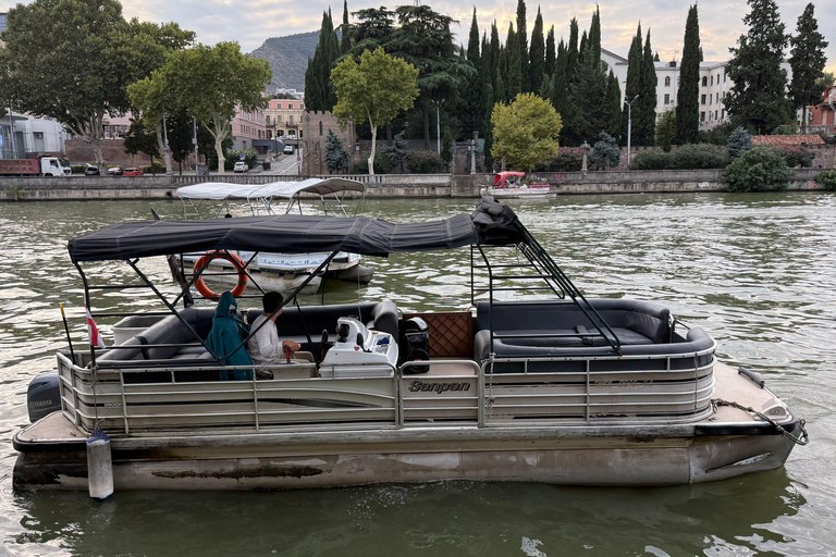 Tbilisi: City Tour by Retro Car and Boat Cruise