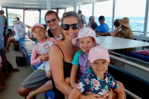 Tour en barco con fondo de cristal y aventura de snorkel - Port Vila