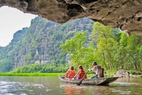 Z Hanoi: całodniowa wycieczka do Hoa Lu, Trang An i jaskini MuaCałodniowa wycieczka z odbiorem ze Starej Dzielnicy Hanoi