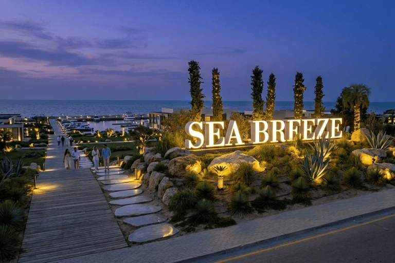 Baku: Private Yacht Tour with Dinner and Hotel Transfers