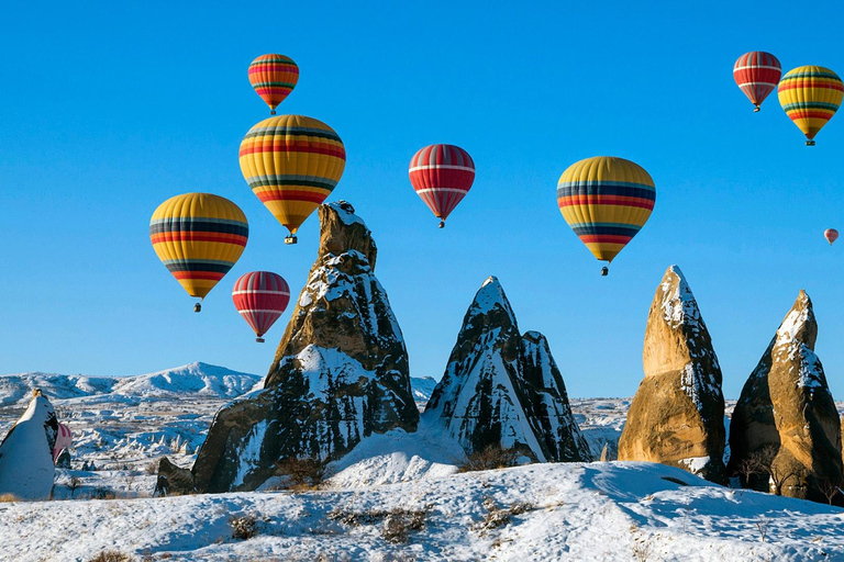 Cappadocia: tour di 2 giorni delle attrazioni con mongolfiera da IstanbulDa Istanbul: Tour di 2 giorni dei punti salienti della Cappadocia con mongolfiera