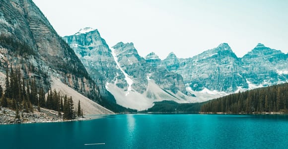 Lake Louise,Moraine,Emerald Lake,Johnston Canyon & BanffTour