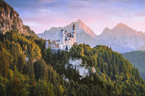 Private driver: Munich to Neuschwanstein & Landsberg am Lech