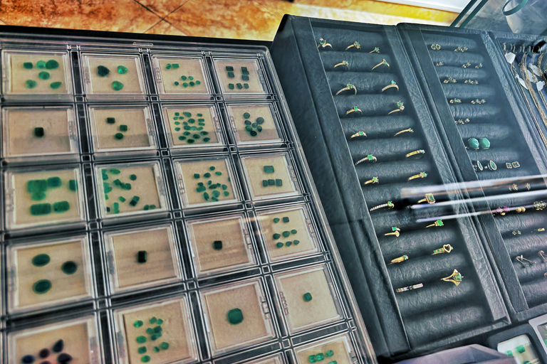 麦德林市定制珠宝购物之旅麦德林市定制珠宝与购物之旅