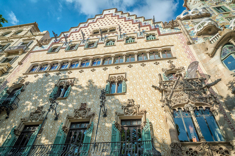 Sagrada Família & More: Barcelona Tour + Candy Tasting Barcelona: Sightseeing Walking Tour with Sweet Treats (IT)