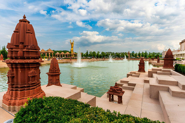 New Delhi: Akshardham Temple Tour + Water Light Show Akshardham Water & Light Show with Car+Guide+Tickets+Dinner