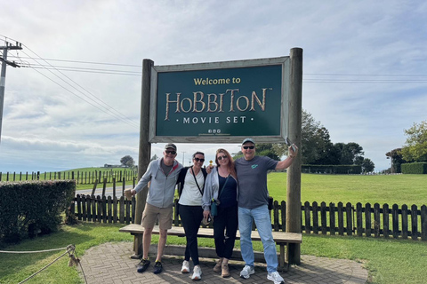 Private Day Tour: Blue Springs & Hobbiton Movie Set