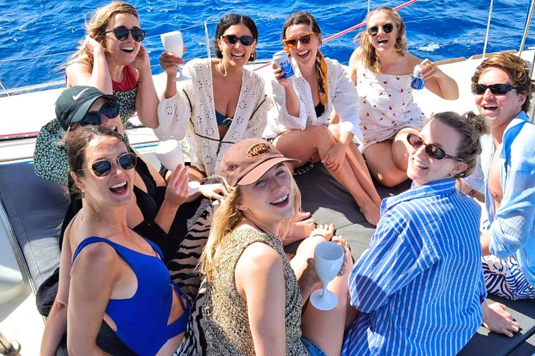 Chania Old Port: Luxury Catamaran Cruise to Agioi Theodoroi