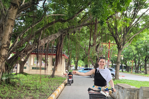 Bangkok: Hidden Gems Bike Tour to Street Food
